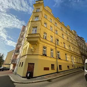 francis-apartment.karlovyvary-hotels.com/