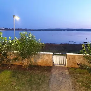 summertime-apartmani-povljana.hotelinzadar.com/